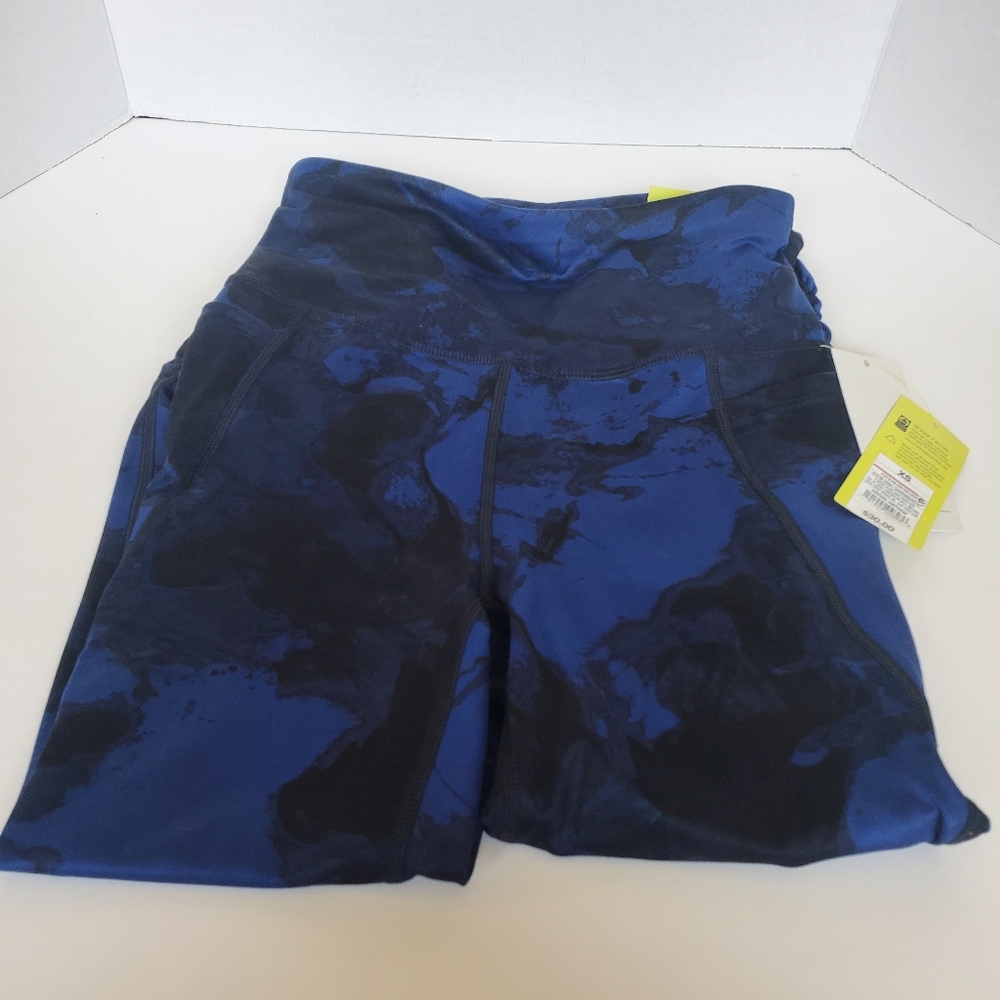 Ultra High-Rise Capri Leggings - All in Motion with side pockets